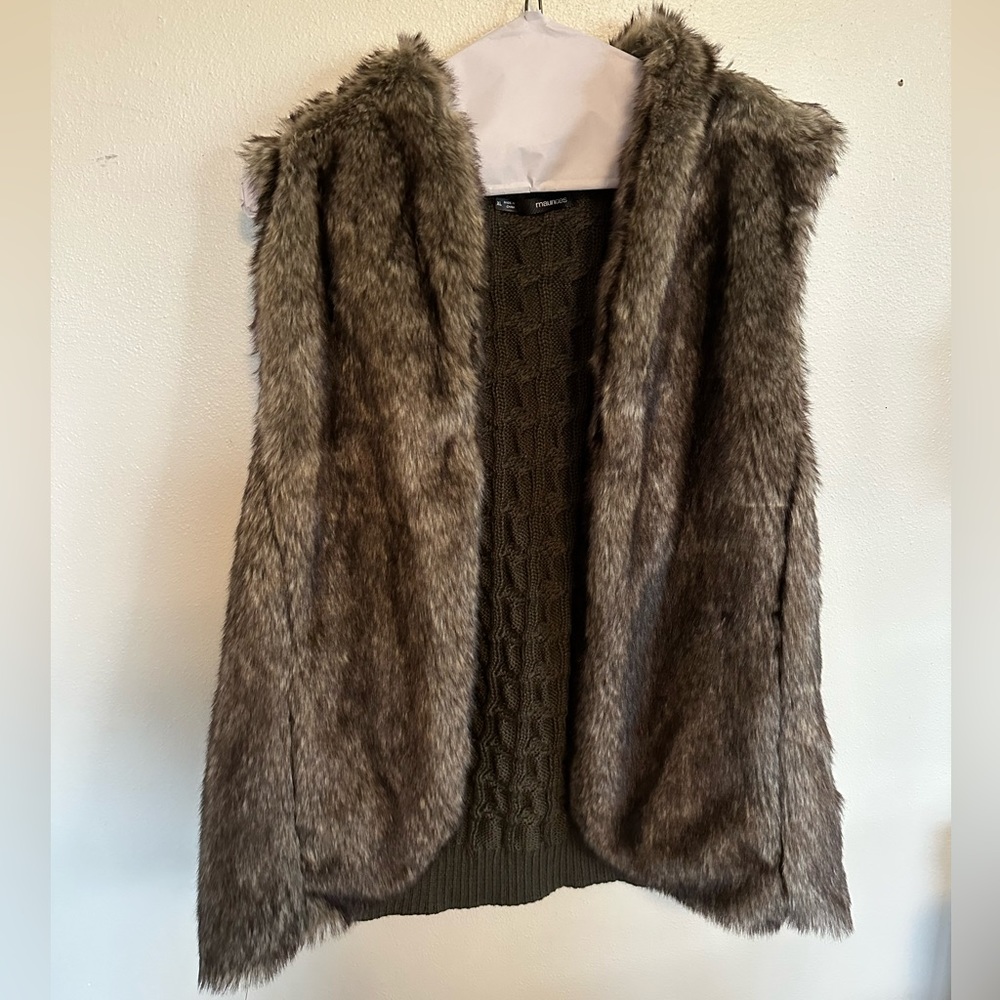 Faux Fur Winter Vest! XL